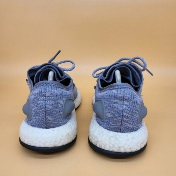 Athletic_Shoes
